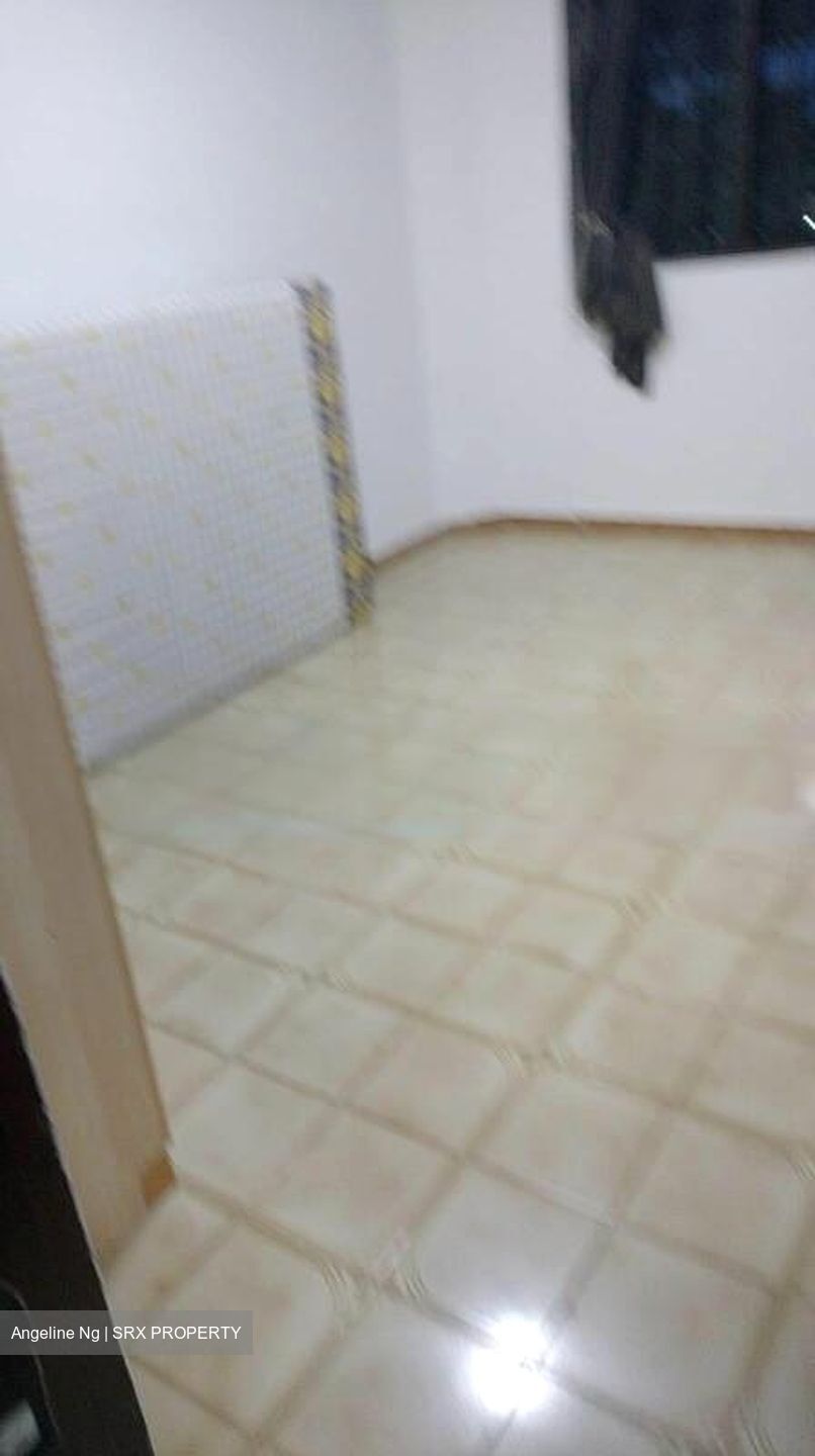 Blk 230 Jurong East Street 21 (Jurong East), HDB 5 Rooms #454986151